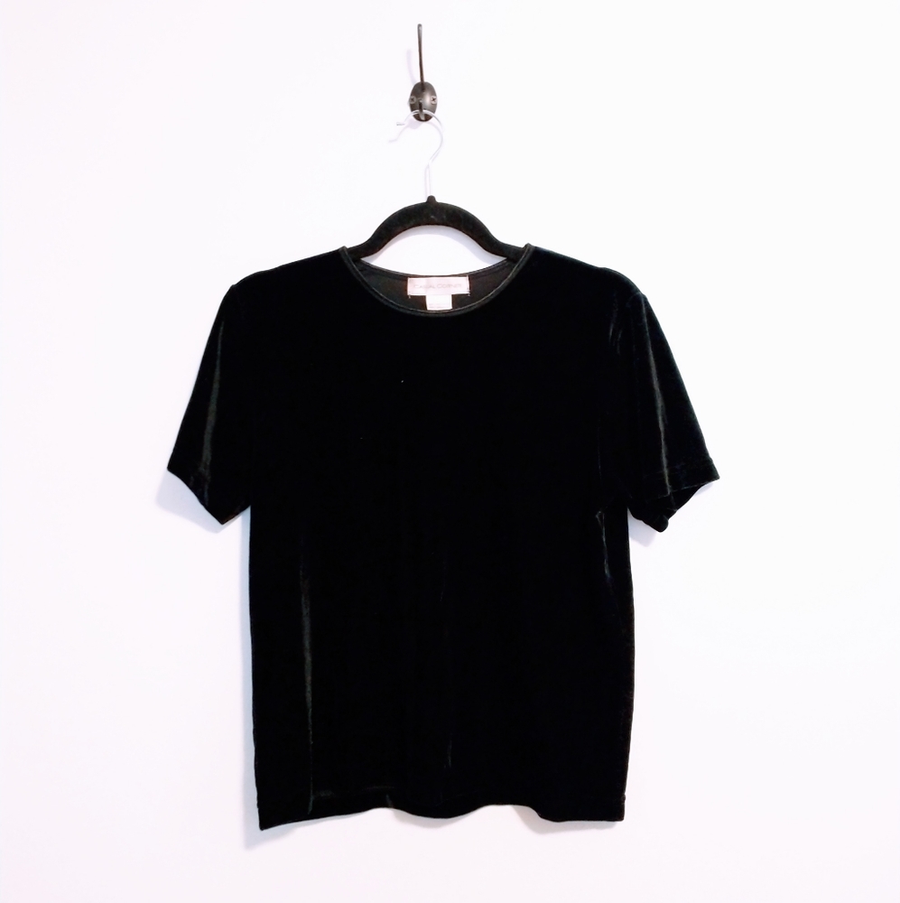 Casual Corner black velvet shirt sleeve Tshirt size large